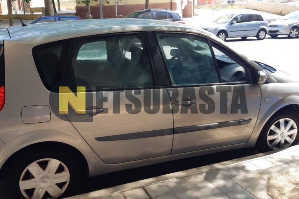 Renault Scenic 1.6i 2004