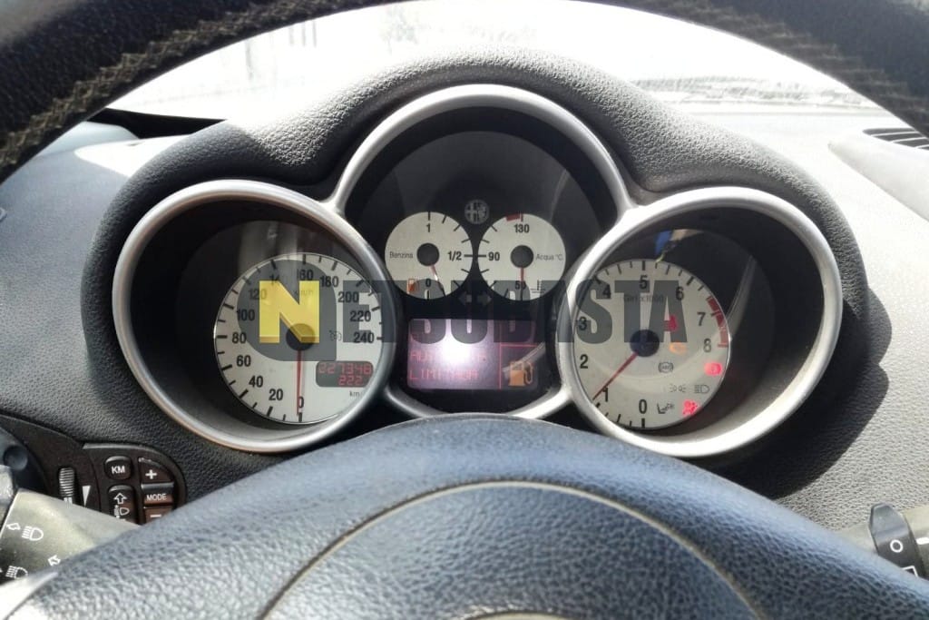 Alfa Romeo 147 1.6i 2004