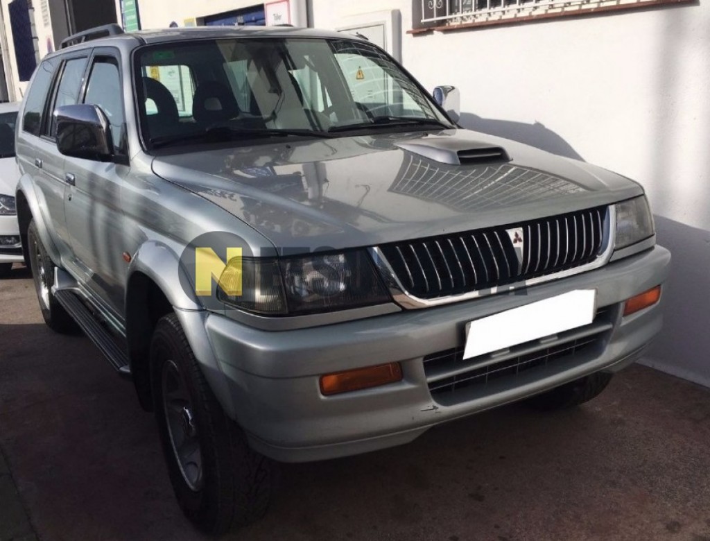 Mitsubishi montero 1999