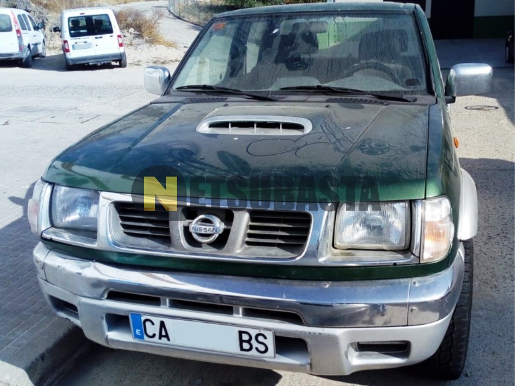 Nissan navara 2000