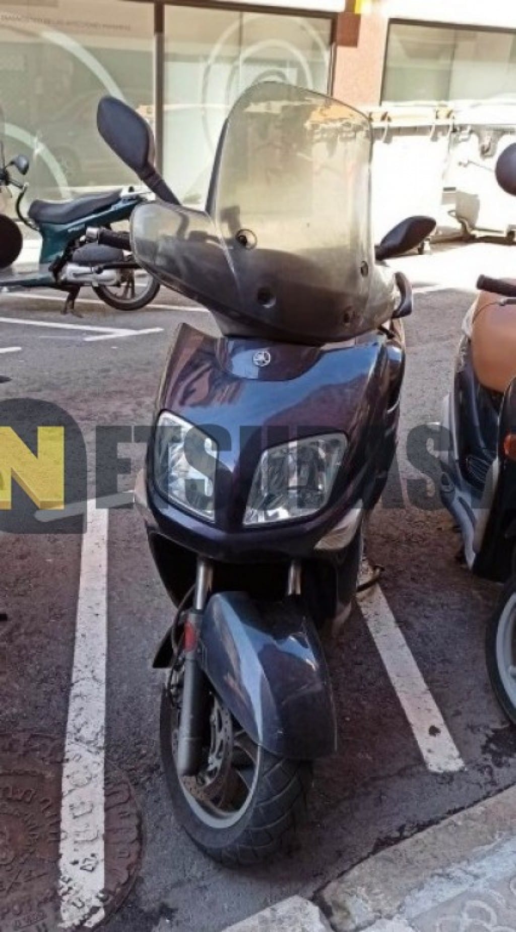 Cyleto Bremsbeläge Hinten Für YAMAHA VP300 Versity 2003-2006 - Halbmetallisch, Maße 94x37,3x7,5 Mm
