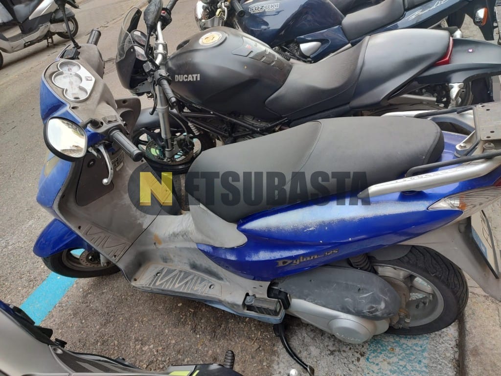 Zadelhoes zwart / rood voor Piaggio Zip 2000